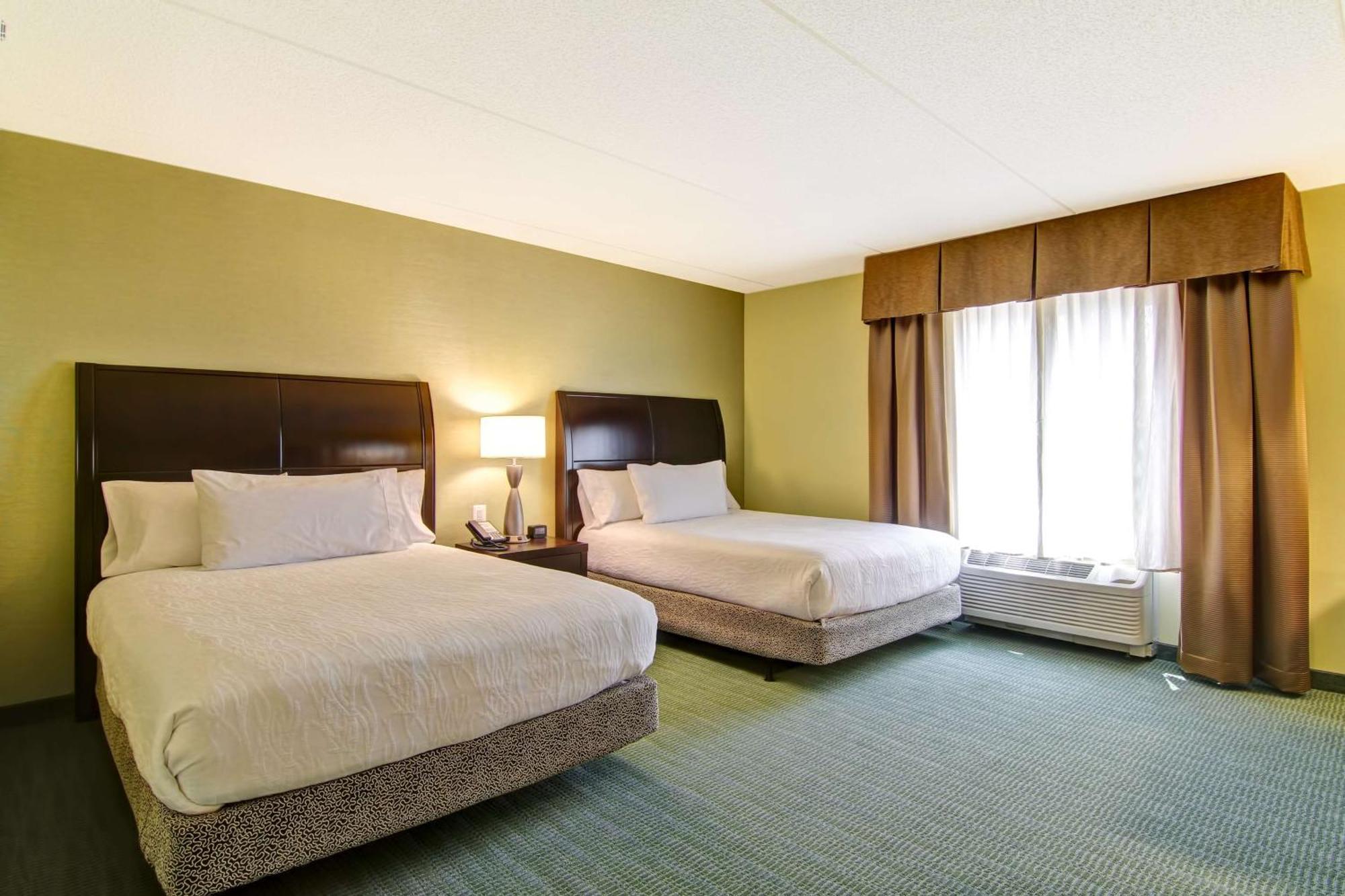 Hilton Garden Inn Вудбридж Экстерьер фото